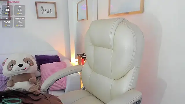 Snapshot of zobe_love chatting on June 2026 04:55:01 PM zobe love online show from June 2026 04:55:01 PM