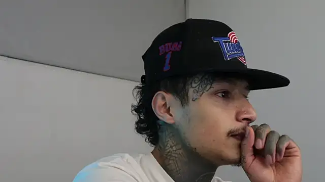 trieone online show from February 2025 05:58:01 AM