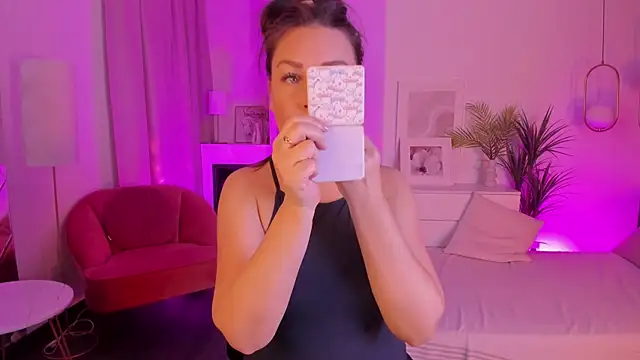 MilenaMellow online show from December 2025 08:48:02 PM