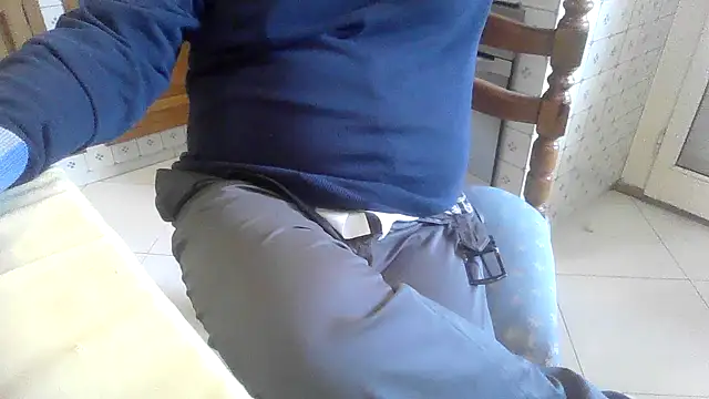 Snapshot of polloiw chatting on October 2025 10:12:02 AM polloiw online show from October 2025 10:12:02 AM