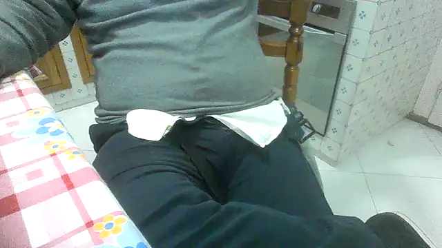 Snapshot of polloiw chatting on November 2025 03:34:02 PM polloiw online show from November 2025 03:34:02 PM