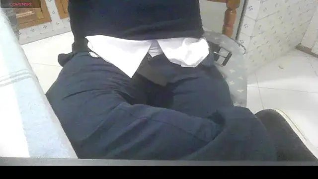 Snapshot of polloiw chatting on January 2026 03:27:02 PM polloiw online show from January 2026 03:27:02 PM