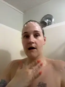 lolabunny9 online show from April 2026 03:16:01 PM