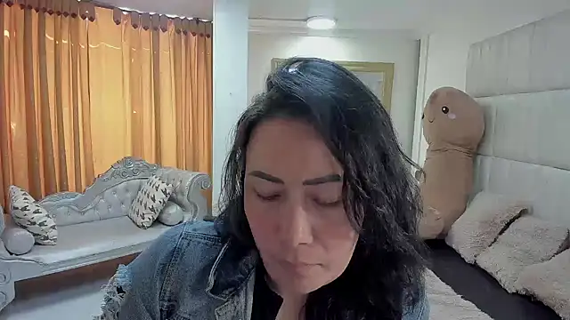 Snapshot of gaby_trent chatting on February 2026 02:43:01 PM gaby trent online show from February 2026 02:43:01 PM