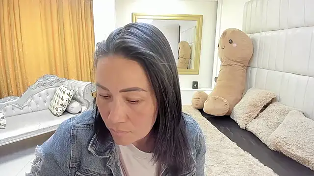 Snapshot of gaby_trent chatting on February 2026 04:23:01 PM gaby trent online show from February 2026 04:23:01 PM