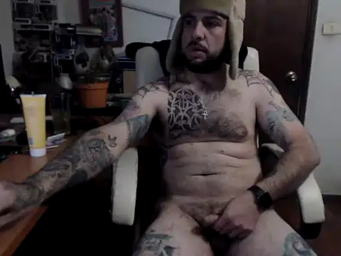 Snapshot of pose14 chatting on July 2026 06:47:02 AM pose14 online show from July 2026 06:47:02 AM