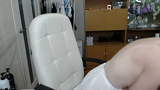 Mika Passion online show from February 2025 03:50:01 PM