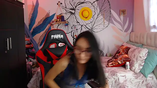 LinzyBaner online show from January 2025 09:57:02 PM