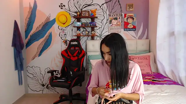 LinzyBaner online show from February 2025 09:44:02 PM