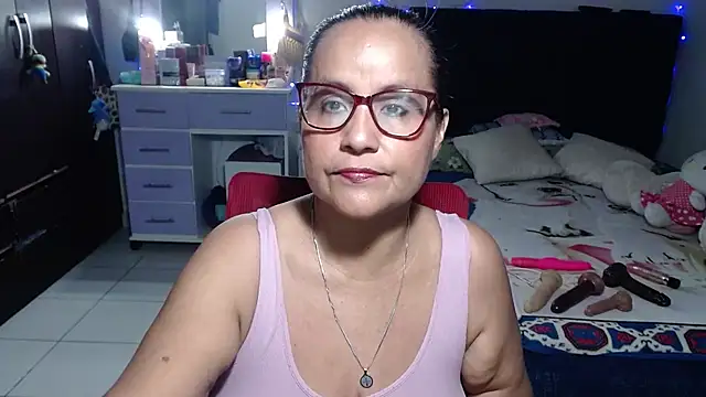 Snapshot of pervert_mommy_ chatting on June 2026 11:40:02 AM pervert mommy online show from June 2026 11:40:02 AM