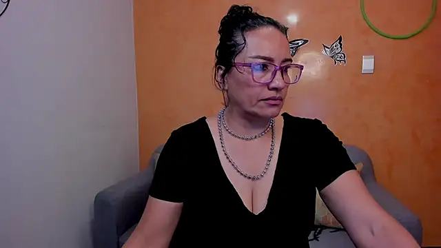 scarlet wet online show from April 2026 09:41:02 PM