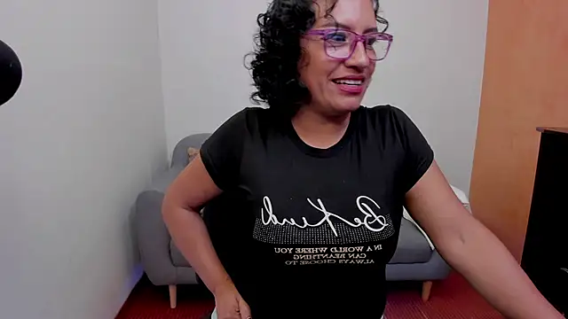 Snapshot of scarlet_wet chatting on July 2026 10:34:01 PM scarlet wet online show from July 2026 10:34:01 PM