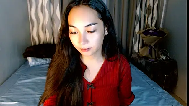 Snapshot of SweetLilly_18 chatting on May 2026 03:04:02 AM SweetLilly 18 online show from May 2026 03:04:02 AM