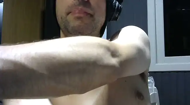 gauchors20 online show from March 2025 02:52:01 AM