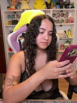 Snapshot of Sweet_sully__ chatting on June 2026 08:19:01 AM Sweet sully online show from June 2026 08:19:01 AM