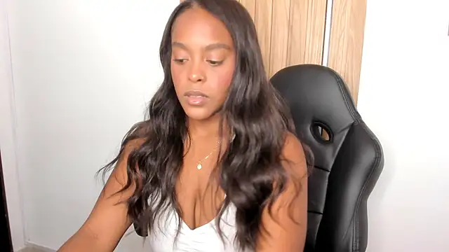 Snapshot of Emma_jonness chatting on May 2026 10:55:01 AM Emma jonness online show from May 2026 10:55:01 AM