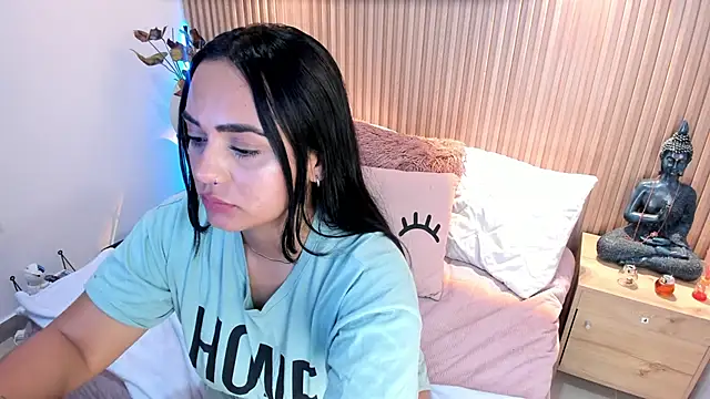 AMELIE xx online show from January 2025 04:39:01 PM