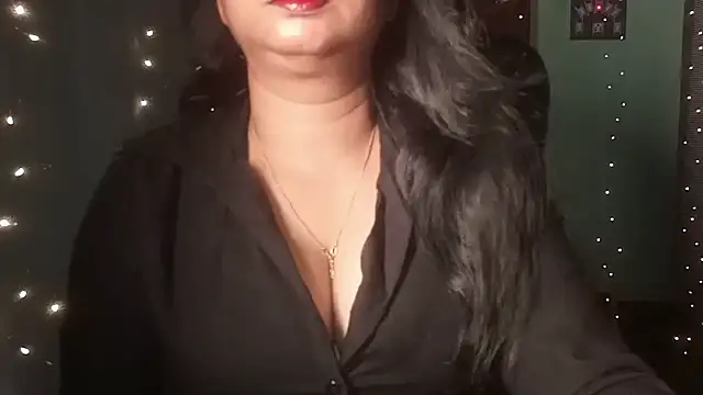 Snapshot of YourModhu chatting on June 2026 05:52:01 PM YourModhu online show from June 2026 05:52:01 PM
