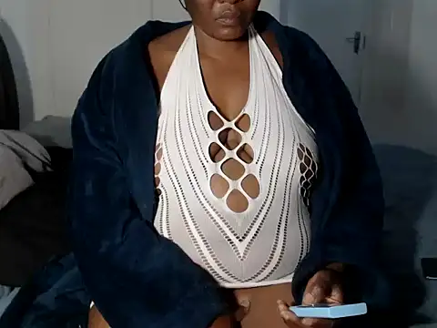 Snapshot of BigButtGodess chatting on June 2026 03:20:02 AM BigButtGodess online show from June 2026 03:20:02 AM