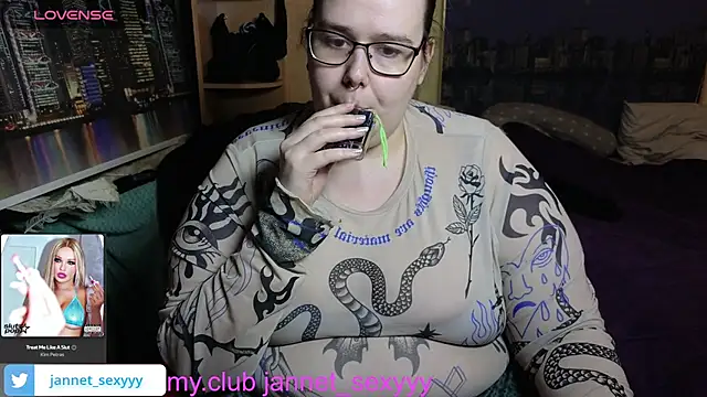 JannetPie online show from November 2025 12:54:02 AM