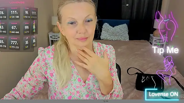 Snapshot of Abby_Moore_ chatting on June 2026 06:40:02 AM Abby Moore online show from June 2026 06:40:02 AM