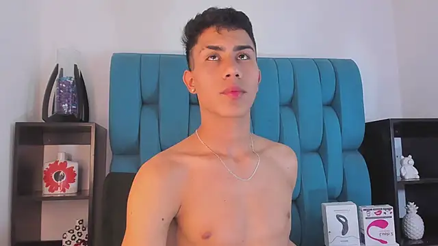 Snapshot of AlanNaughty chatting on December 2024 10:56:01 PM AlanNaughty online show from December 2024 10:56:01 PM