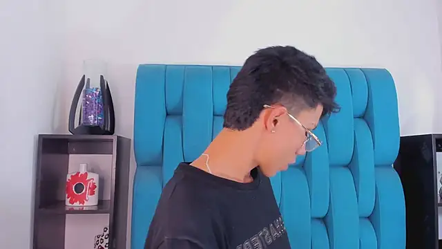 Snapshot of AlanNaughty chatting on January 2025 08:26:02 PM AlanNaughty online show from January 2025 08:26:02 PM