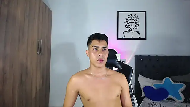 Snapshot of AlanNaughty chatting on October 2025 08:51:01 PM AlanNaughty online show from October 2025 08:51:01 PM