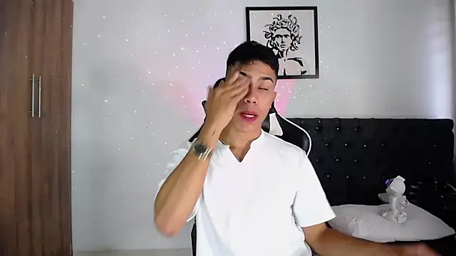 Snapshot of AlanNaughty chatting on November 2025 09:59:02 PM AlanNaughty online show from November 2025 09:59:02 PM