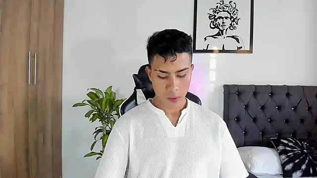 Snapshot of AlanNaughty chatting on November 2025 10:09:02 PM AlanNaughty online show from November 2025 10:09:02 PM