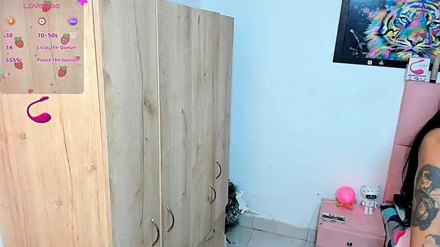 Snapshot of sofia_gold_ chatting on December 2024 11:45:01 AM sofia gold  online show from December 2024 11:45:01 AM