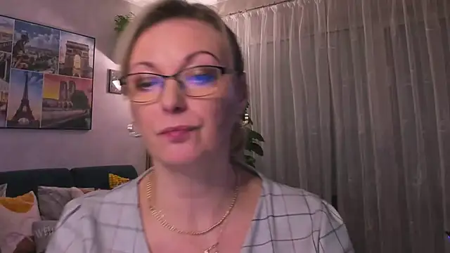 vanessa chat online show from February 2025 08:44:01 PM