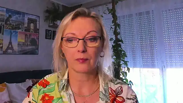 vanessa chat online show from September 2025 01:25:02 PM