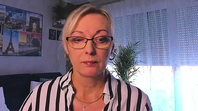 vanessa chat online show from October 2025 01:33:02 PM