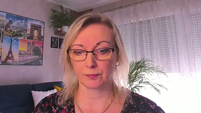 vanessa chat online show from April 2026 01:16:02 PM