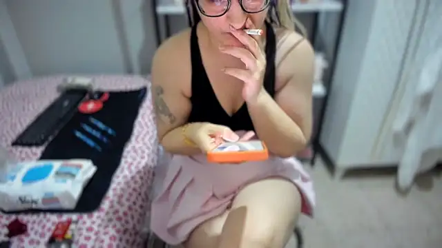 Snapshot of bisexyelizz chatting on July 2026 09:25:01 PM bisexyelizz online show from July 2026 09:25:01 PM