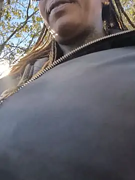 DarkDea online show from November 2025 12:19:02 PM