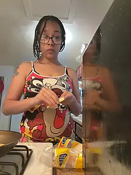 Snapshot of Alliejay chatting on May 2026 10:07:01 PM Alliejay online show from May 2026 10:07:01 PM