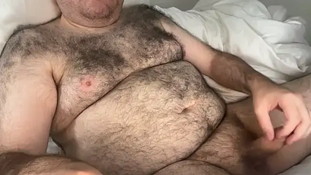 Snapshot of elagobear chatting on June 2026 06:40:02 AM elagobear online show from June 2026 06:40:02 AM