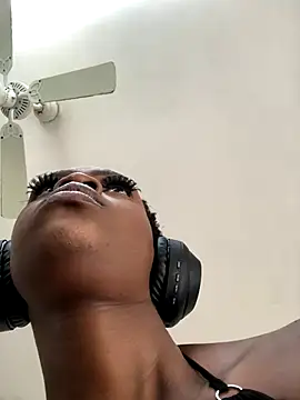 LuciousLips96 online show from November 2025 09:01:02 AM