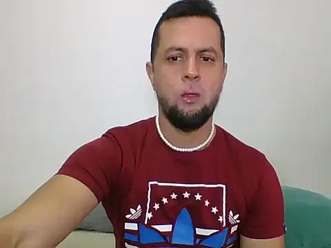 Snapshot of TRIISTAN_KING10 chatting on July 2026 03:43:01 PM TRIISTAN KING10 online show from July 2026 03:43:01 PM