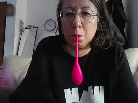 Snapshot of milkarock chatting on January 2025 08:57:02 AM milkarock online show from January 2025 08:57:02 AM