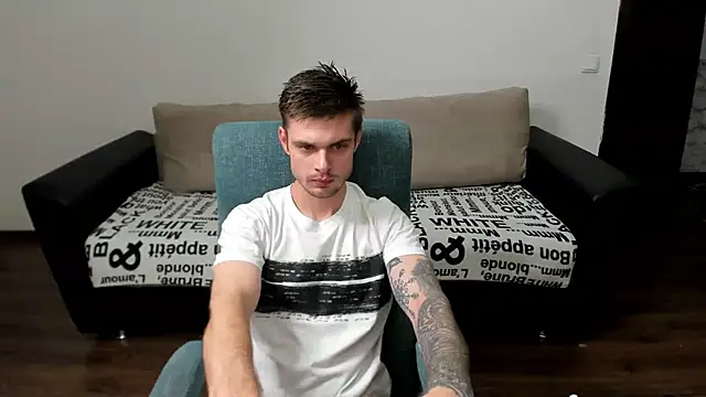 maks wolfis online show from December 2024 03:47:02 AM