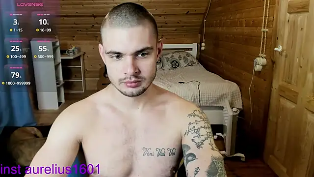 maks wolfis online show from October 2025 11:02:01 AM