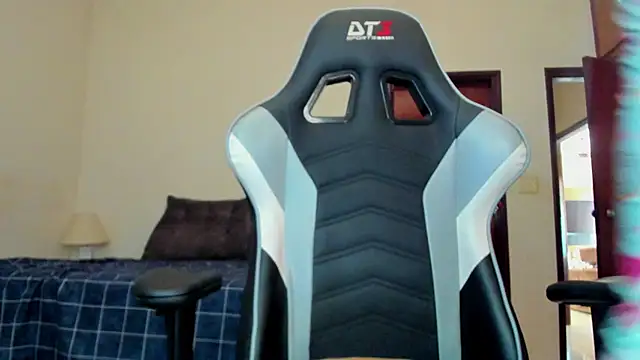 lannasantiago online show from October 2025 12:49:01 PM