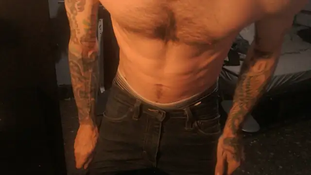 Snapshot of SexxxyLouis chatting on April 2026 07:22:02 PM SexxxyLouis online show from April 2026 07:22:02 PM