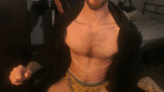 Snapshot of SexxxyLouis chatting on April 2026 09:39:01 AM SexxxyLouis online show from April 2026 09:39:01 AM