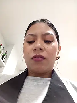 Snapshot of little_susie chatting on December 2025 11:50:02 AM little susie online show from December 2025 11:50:02 AM