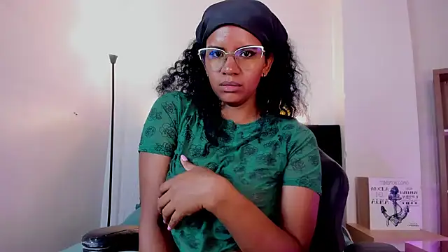 Snapshot of Ellie_Alves chatting on January 2025 05:09:01 PM Ellie Alves online show from January 2025 05:09:01 PM