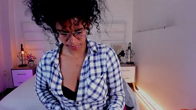 Snapshot of Ellie_Alves chatting on March 2025 12:34:01 PM Ellie Alves online show from March 2025 12:34:01 PM